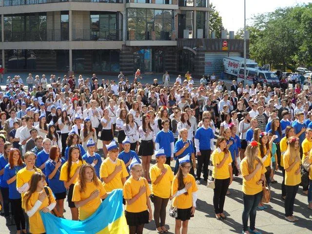 Херсонцы спели рекордный гимн Украины