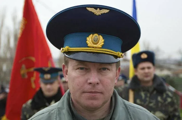 Завтра в Херсон приедет известный украинский военный летчик Юлий Мамчур