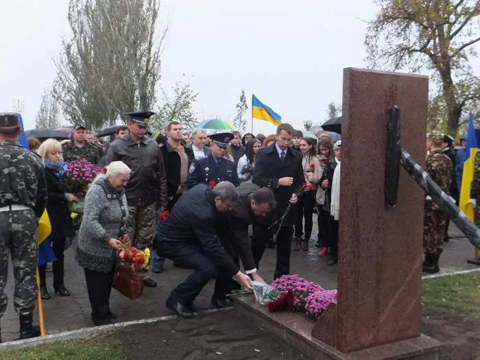В Херсоне открыли памятник героям АТО