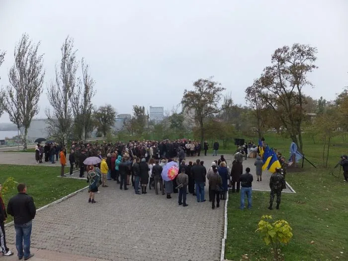 В Херсоне открыли памятник героям АТО