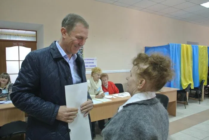 Сальдо проглосовал “за мир, за единую Украину”