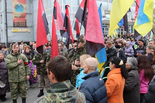 Херсонцы попрощались с погибшим в зоне АТО земляком Александром Райхертом