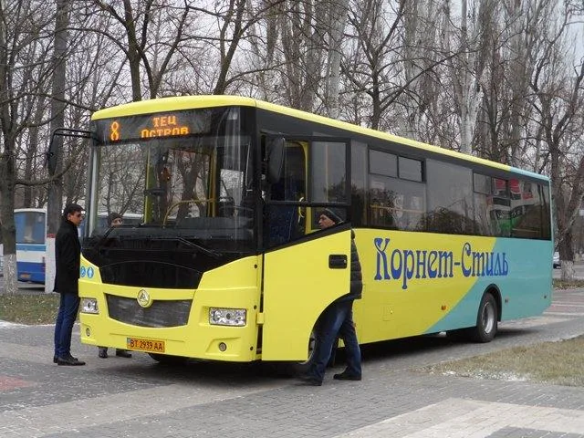 Херсонцев будет возить уникальный автобус за миллион гривен
