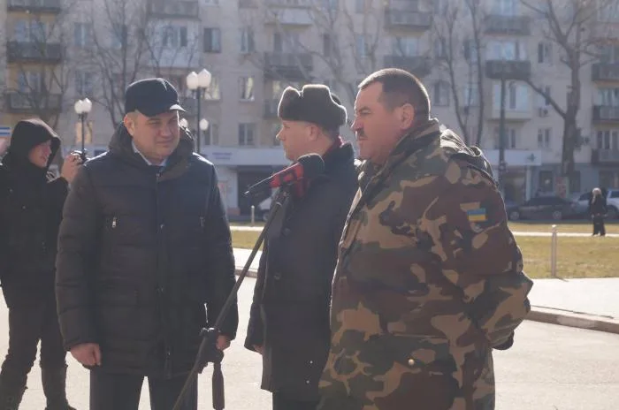 Полевую автобаню передали бойцам батальона “Сармат” в зону АТО
