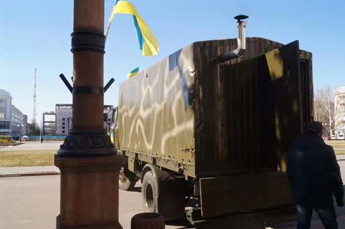 Полевую автобаню передали бойцам батальона “Сармат” в зону АТО