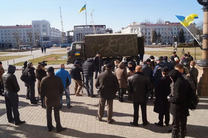 Полевую автобаню передали бойцам батальона “Сармат” в зону АТО