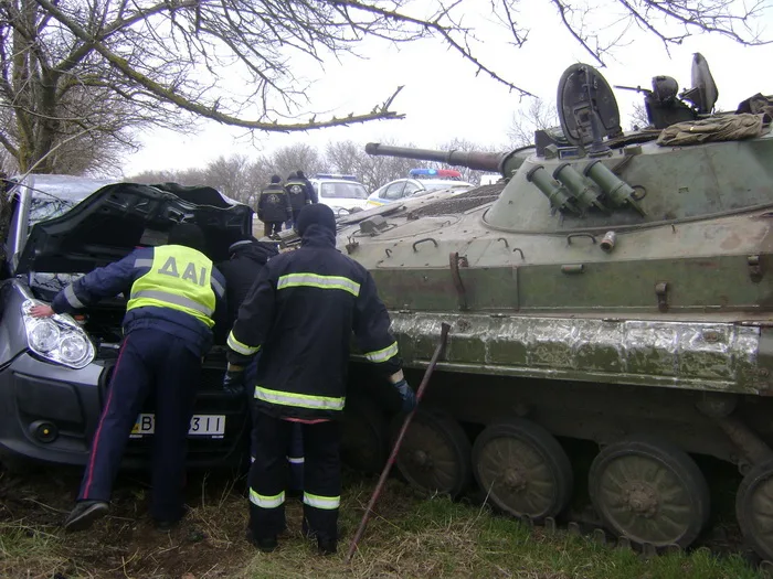 В Геническом районе произошло ДТП с участием военных, один человек погиб