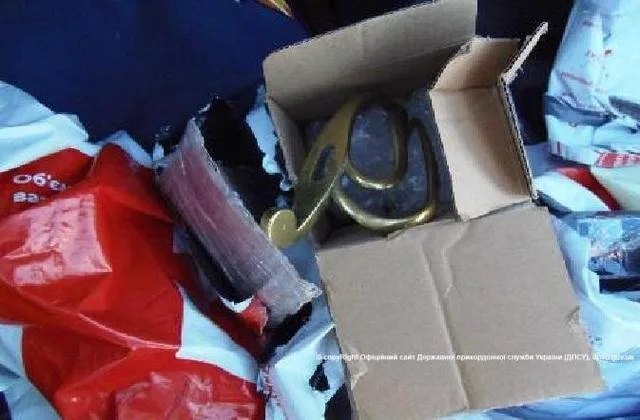На Чонгаре задержали авто со старинными предметами