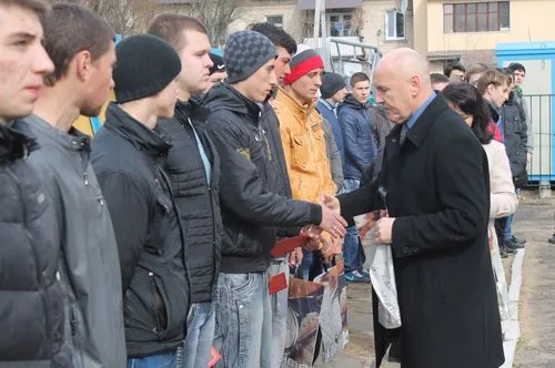 В Новой Каховке проводили призывников в армию