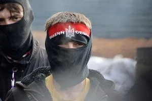 “Правый сектор” обещает в центре Херсона устроить фаер-шоу