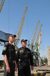 В Херсонском морпорту задержали четверых нарушителей