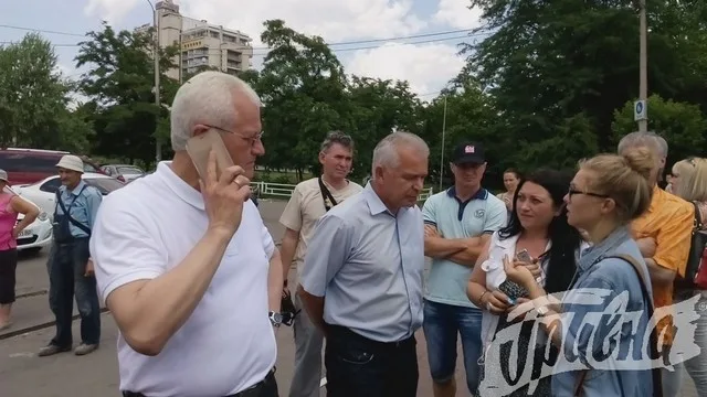Стройку на городской набережной не запретили, но приостановили