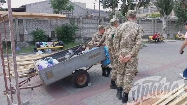 Стройку на городской набережной не запретили, но приостановили