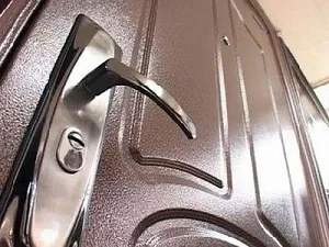 Спасатели помогли жительнице Херсона открыть двери в квартиру