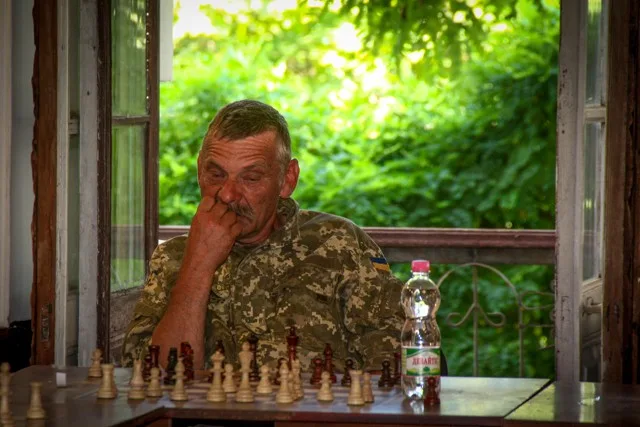 В Херсоне состоялся сеанс одновременный игры гроссмейстера с боцами АТО
