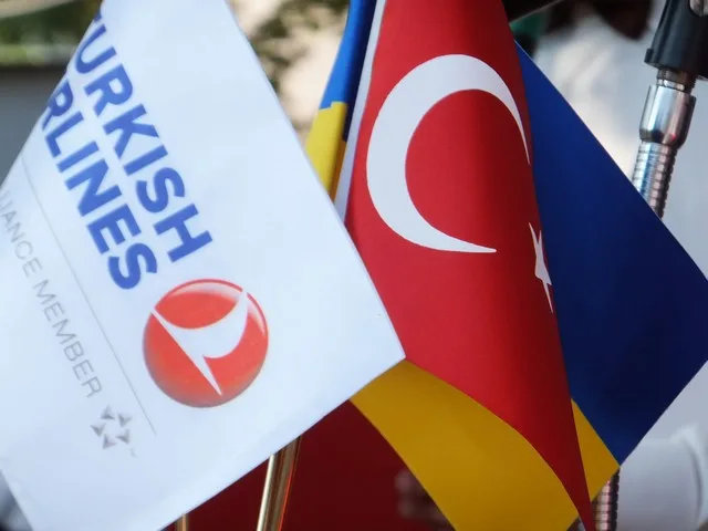В Херсоне открыли офис авиакомпании Turkish Airlines