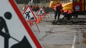 В областном центре дороги ремонтируют сразу 8 бригад