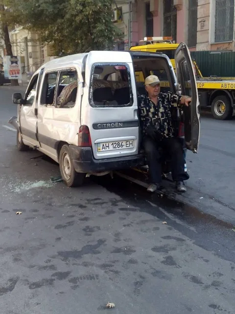 В Херсоне маршрутка въехала в дом