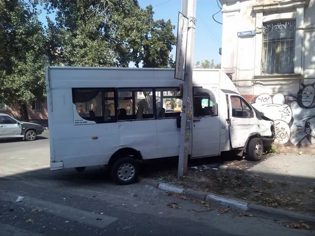 В ДТП с участием маршрутки в Херсоне пострадали 10 пассажиров автобуса