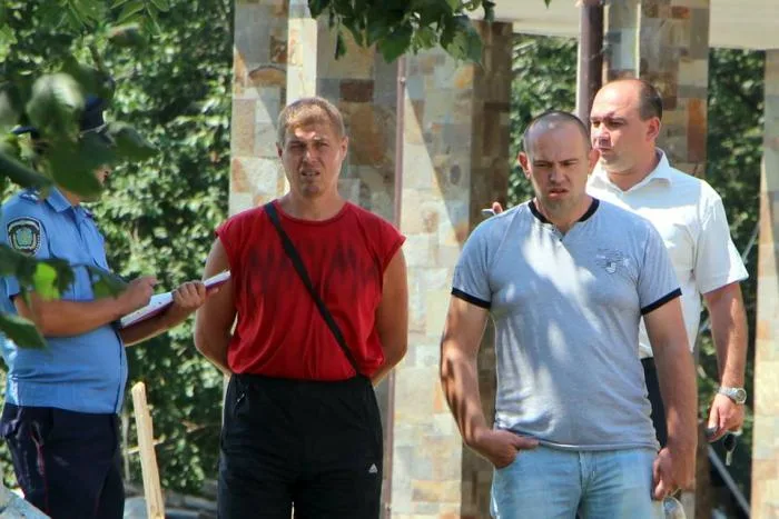 Появились фото “нападения” собаки на замначальника облУМВД Киву