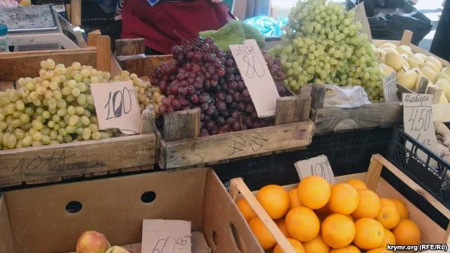 Слухи о подорожании продуктов в Симферополе в связи с блокадой не подтвердились