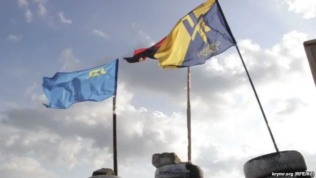 На границе с Крымом активисты задержали боевика из команды генерала Козицина