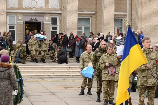 В Каховке простились с погибшим в АТО Игорем Максименко