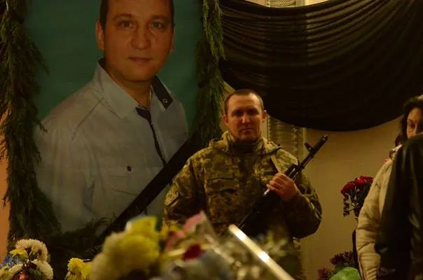 В Каховке простились с погибшим в АТО Игорем Максименко