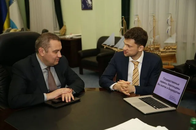 Дмитро Дубілет: “Потужна підтримка влади та волонтерів зробить Херсонщину провідним регіоном щодо впровадження електронних послуг”