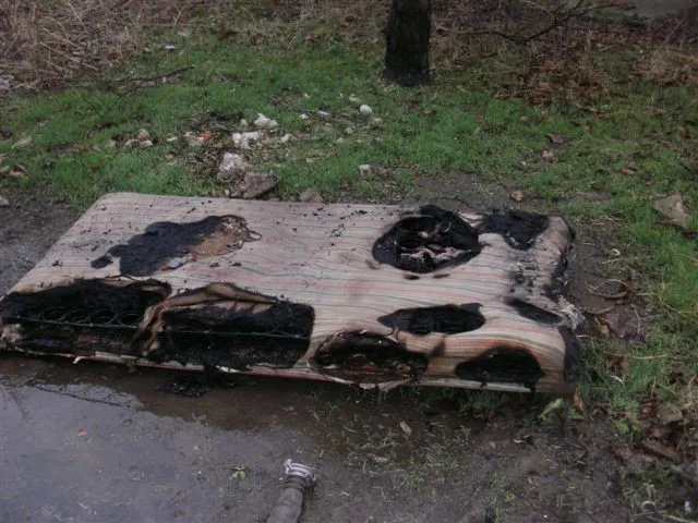 В Новотроицком из-за окурка загорелась комната