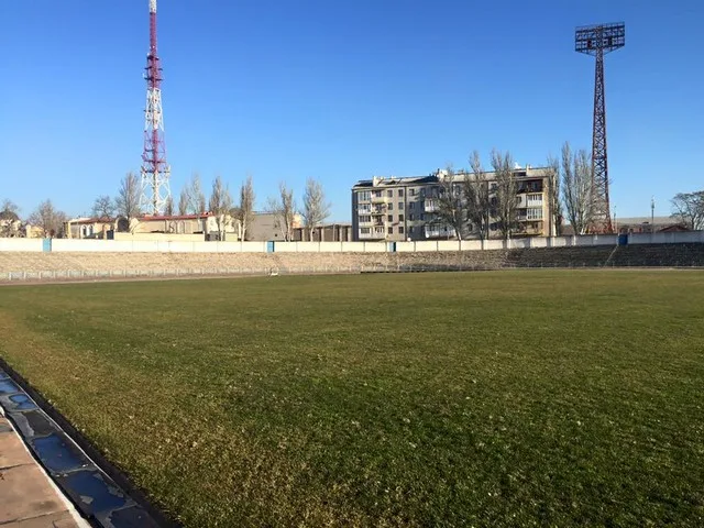 Большую часть стадиона “Кристалл” опасно использовать для занятий спортом, – Урсуленко