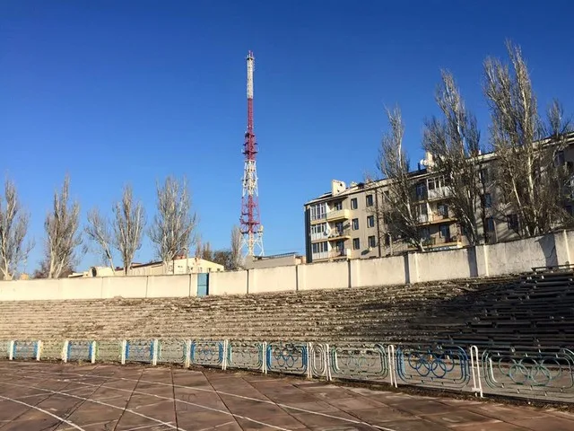 Большую часть стадиона “Кристалл” опасно использовать для занятий спортом, – Урсуленко