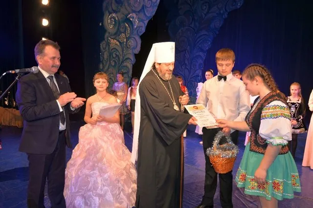 В Херсоне прошел 9-й городской христианский фестиваль детского творчества «Остров Рождества»