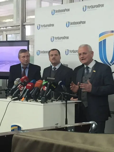 Спиваковский вместе с Турчиновым сегодня передавали беспилотный комплекс украинским военным