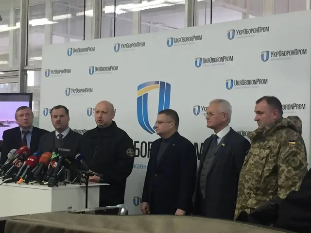 Спиваковский вместе с Турчиновым сегодня передавали беспилотный комплекс украинским военным