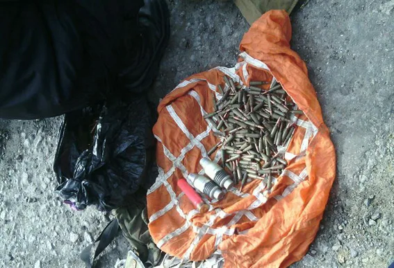 На посту в Чернобаевке в автомобиле “Таврия” сотрудники полиции обнаружили арсенал боеприпасов