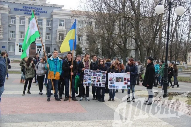 Вчера херсонцы ходили к мэрии митинговать п поводу переименований улиц