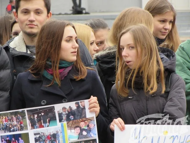 Вчера херсонцы ходили к мэрии митинговать п поводу переименований улиц