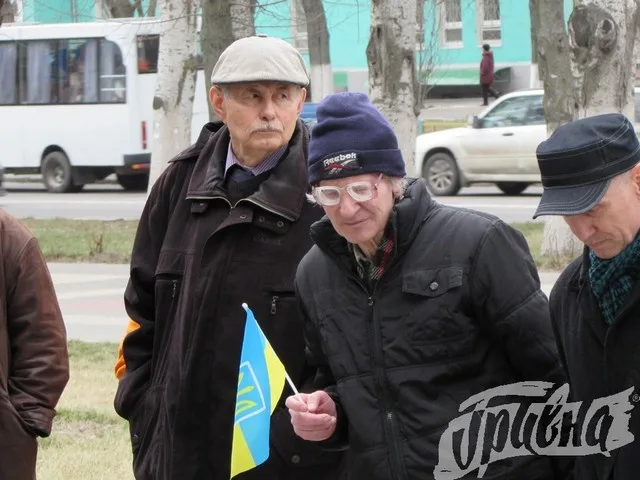 Вчера херсонцы ходили к мэрии митинговать п поводу переименований улиц
