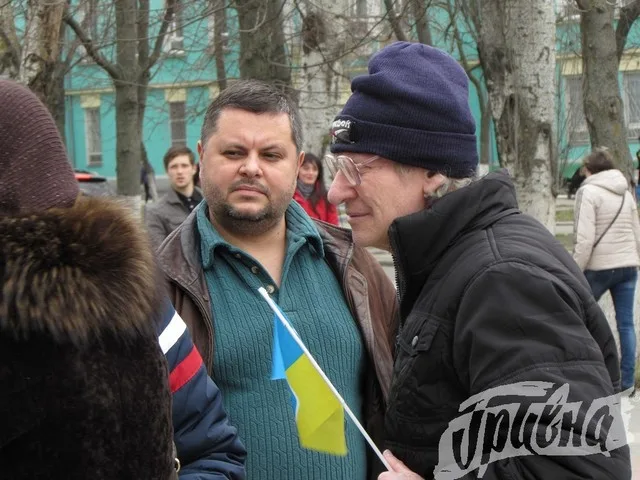 Вчера херсонцы ходили к мэрии митинговать п поводу переименований улиц