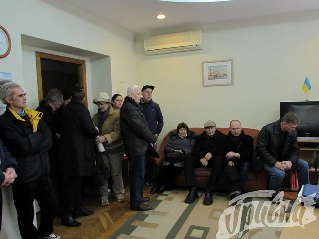 Вчера херсонцы ходили к мэрии митинговать п поводу переименований улиц