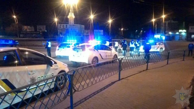 Херсонские патрульные задержали пьяных ночных “гонщиков” без стрельбы