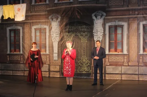 Херсонцы отмечают День рождения театра