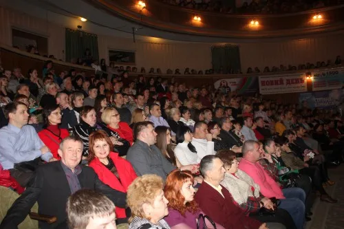 Херсонцы отмечают День рождения театра