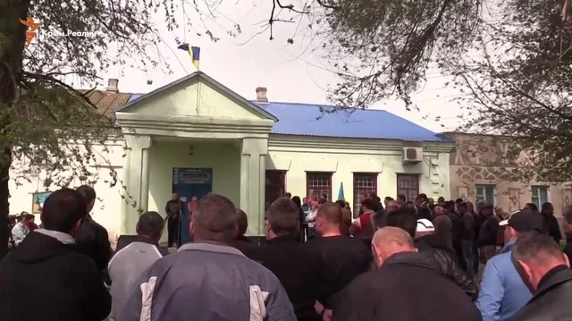 Жители Херсонщины требуют убрать блокпосты активистов блокады Крыма