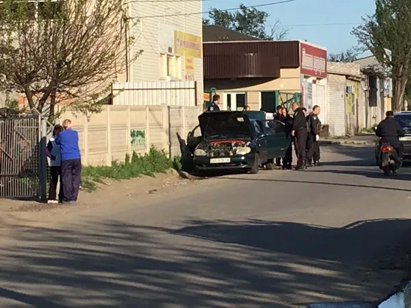 В Геническе в брошенном автомобиле обнаружили пластиковую взрывчатку