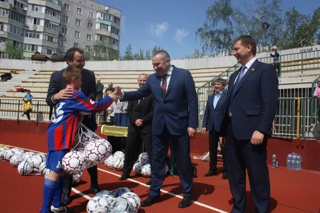 Павелко, Гордеев и Путилов открыли чемпионат на обновленном стадионе “Корабел”