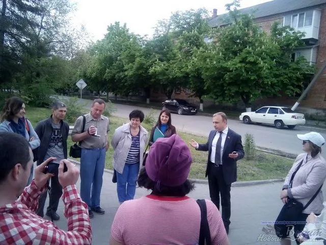 Глава Генической РГА лично встречал первых туристов Арабатки