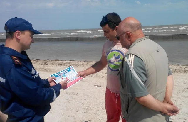 Перед началом купального сезона спасатели проводят профилактические рейды