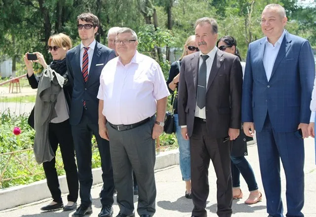 Ход строительства “Зеленой школы” в Антоновке проверили представители Министерства иностранных дел Финляндии и НЕФКО